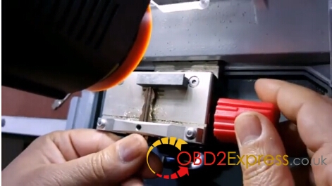 Condor XC MINI Cutting Machine 3 - Steps on Ford key with Condor XC-MINI Cutting Machine -