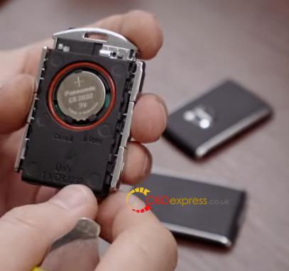 how to remove blade and replace battery in volvo keys 12 - How to Remove Blade and Replace Battery in Volvo Keys? - Remove Blade and Replace Battery in Volvo Keys