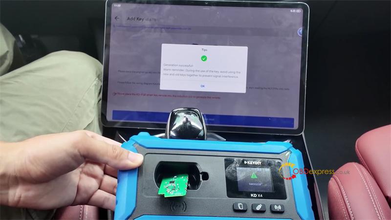 keydiy kd x4 2023 bmw x3 g chassis bdc03 add key tutorial (8)