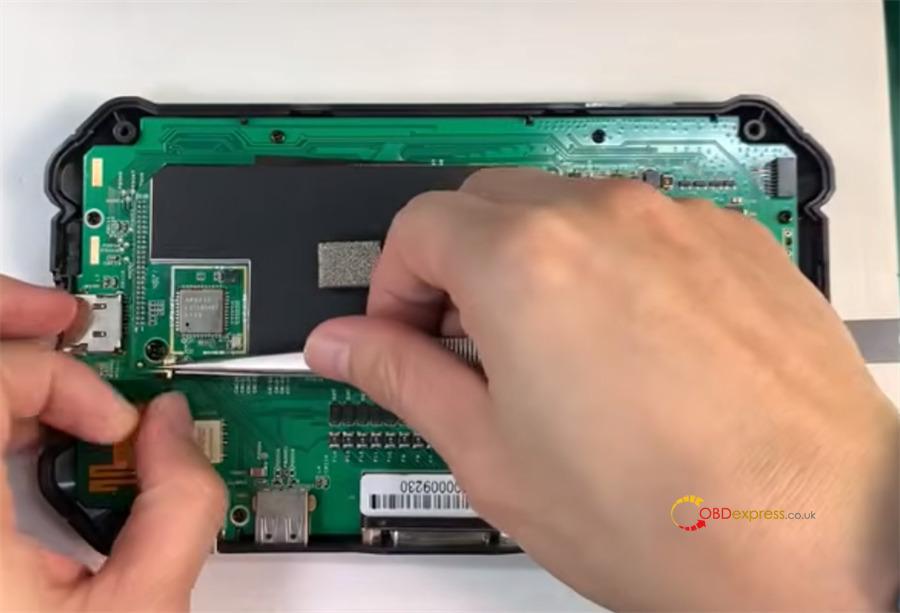 obdstar iscan replace screen and mainboard 4